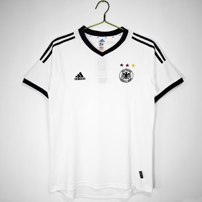 Retro 2002-03 Alemania Local @lumorasports.jpeg