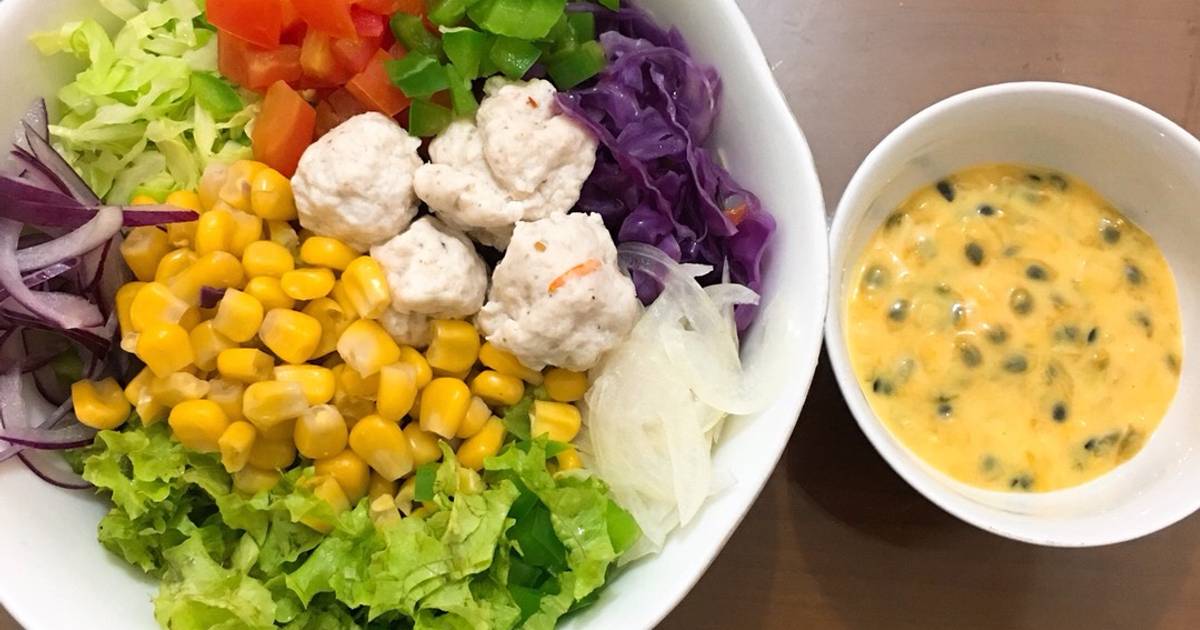 Salad chả tôm sốt chanh dây