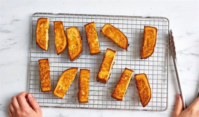 Bánh Mì Nướng Quế Kiểu Pháp
