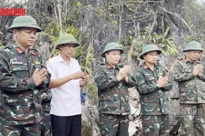 [Video] Thiêng liêng hành trình tìm đồng đội nơi biên giới - Báo Nhân Dân