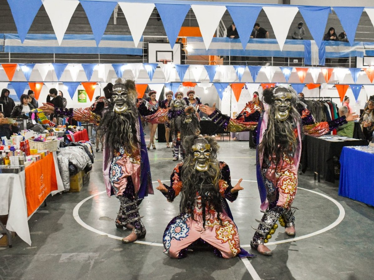 Gran convocatoria en una nueva edición de feriantes del fin del mundo en el marco del mundial