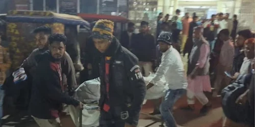 মুন্সীগঞ্জে গতির নেশায় ঝরল ৩ বন্ধুর প্রাণ: টঙ্গীবাড়িতে ট্রলিতে ধাক্কায় ভয়াবহ মোটরসাইকেল দুর্ঘটনা