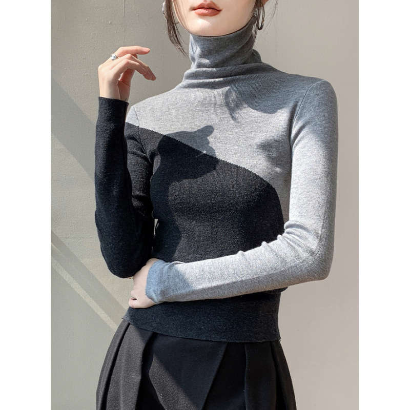 Slim knit sweater with stand-up collar and color accents