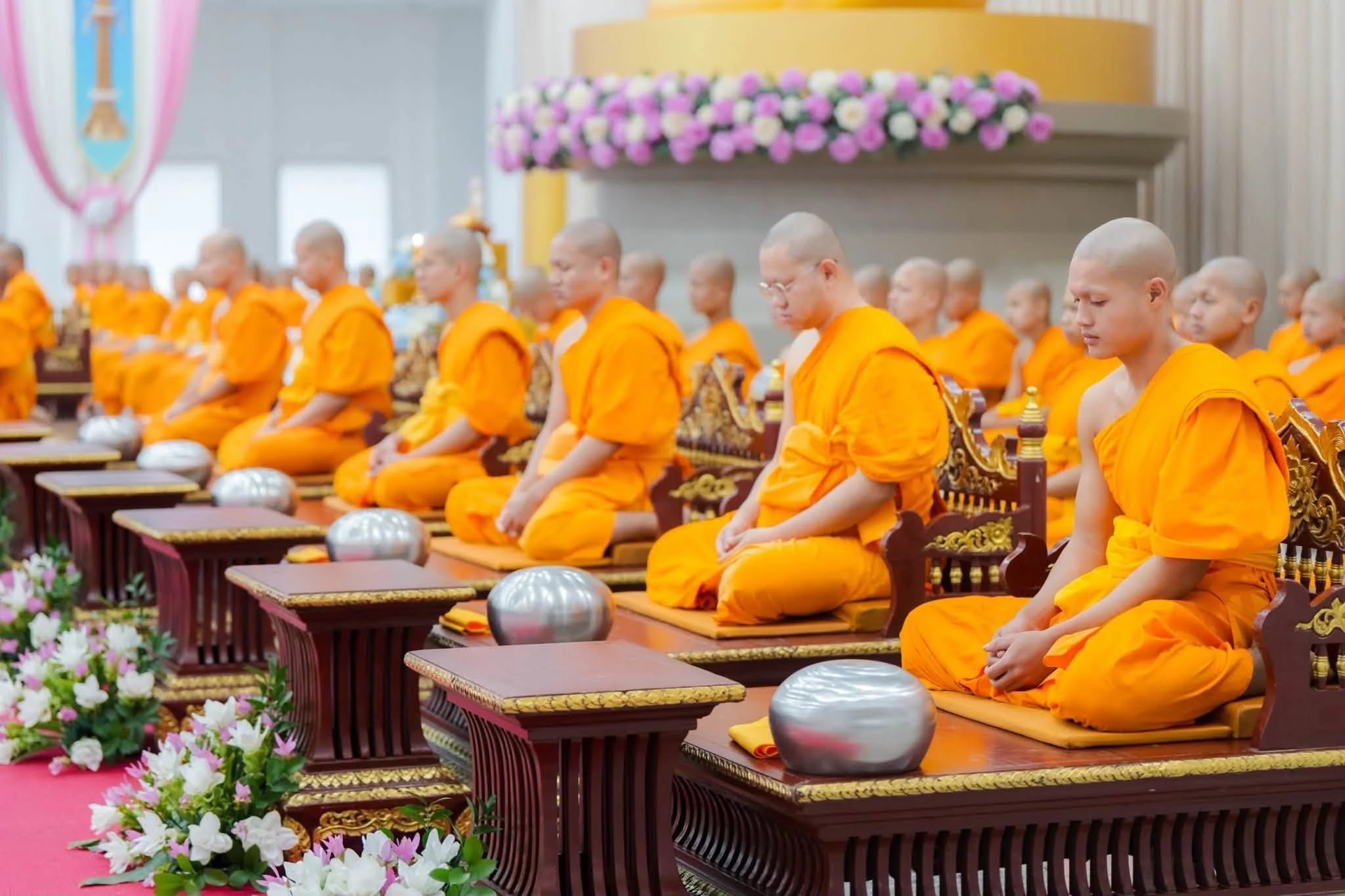ภาพประกอบ วันอาสาฬหบูชา 2569 …. ฝนตกตั้งแต่เมื่อคืน เมื่อเช้าก็ตกหนักอีก…. คิดไปว่าศรัทธาบ้านขุนจะขึ้นวัดมาทำบุญกันยังไง…แต่ปรากฏว่า ฝนจะตกหนังยังไง ก็ไม่เป็นปัญหาอุปสรรคต่อศรัทธาความเชื่อมั