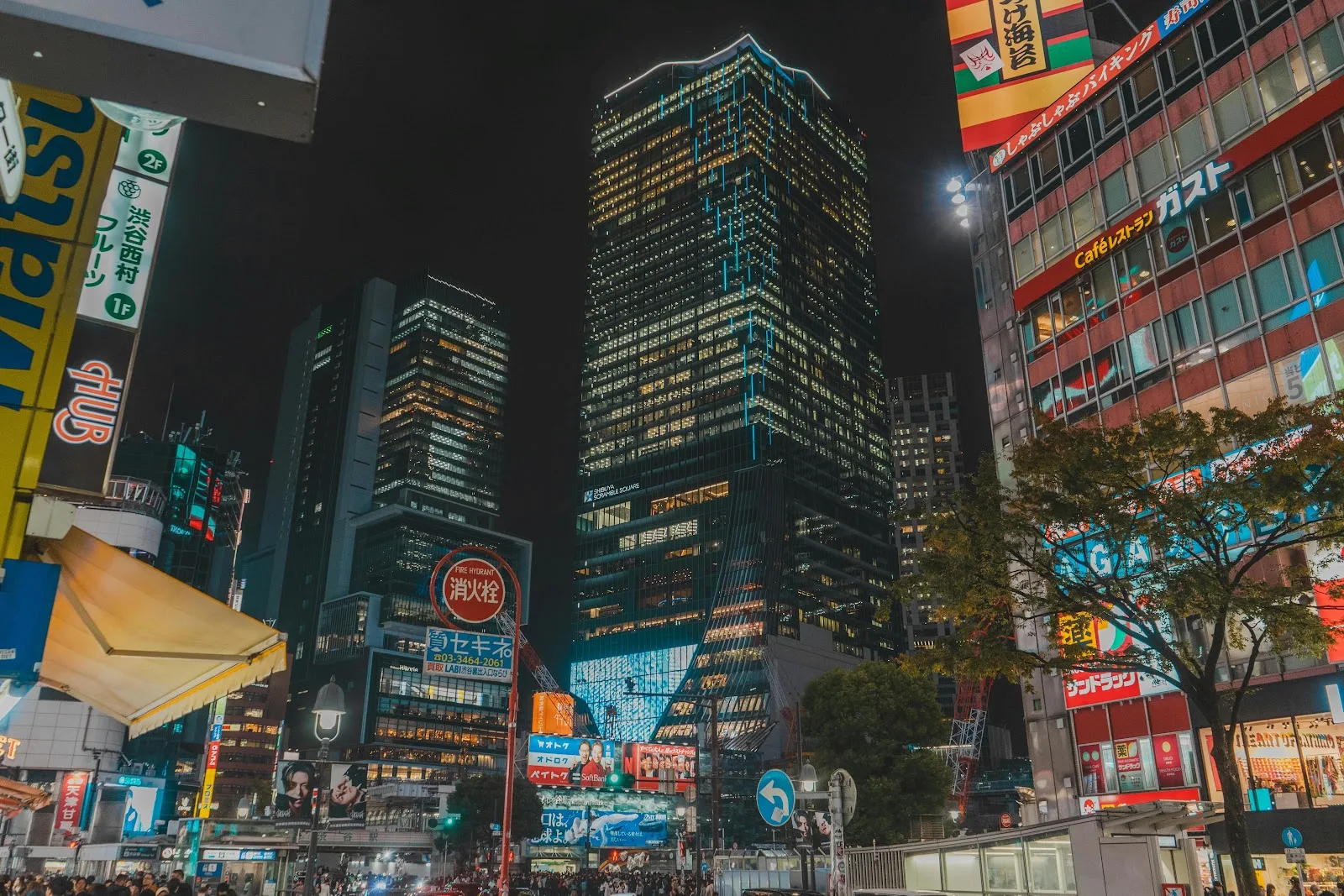 Shibuya Scramble Square At Night - Urban Night Photography 5K Wallpaper (6000x4000)