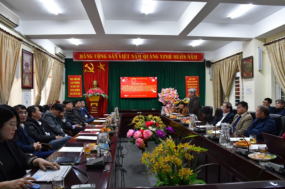 Đảng bộ Trường Đại học Tây Bắc tổ chức chương trình kỷ niệm 95 năm ngày thành lập Đảng; Ôn lại truyền thống lịch sử và gặp mặt các đồng chí nguyên Ủy viên ban thường vụ Đảng ủy, ban chấp hành Đảng bộ các nhiệm kỳ