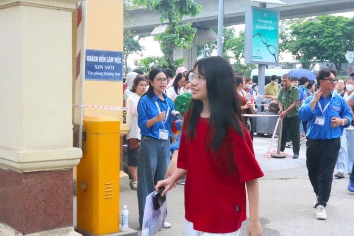 Đề và gợi ý đáp án môn Vật lý thi vào lớp 10 Chuyên Khoa học Tự nhiên Hà Nội - Báo Tri thức &amp; Cuộc sống
