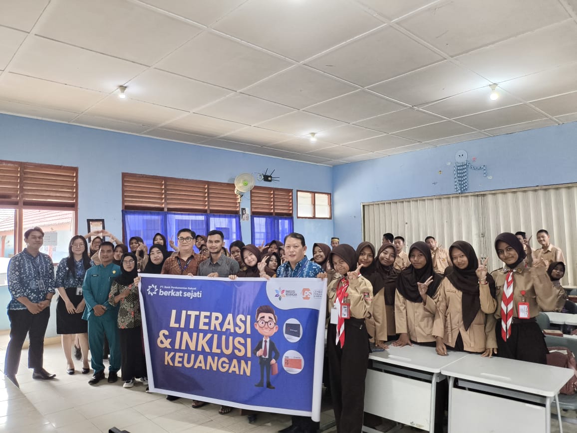 Kegiatan Literasi dan Inklusi Keuangan Bersama Siswa SMP Negeri 23 Palembang