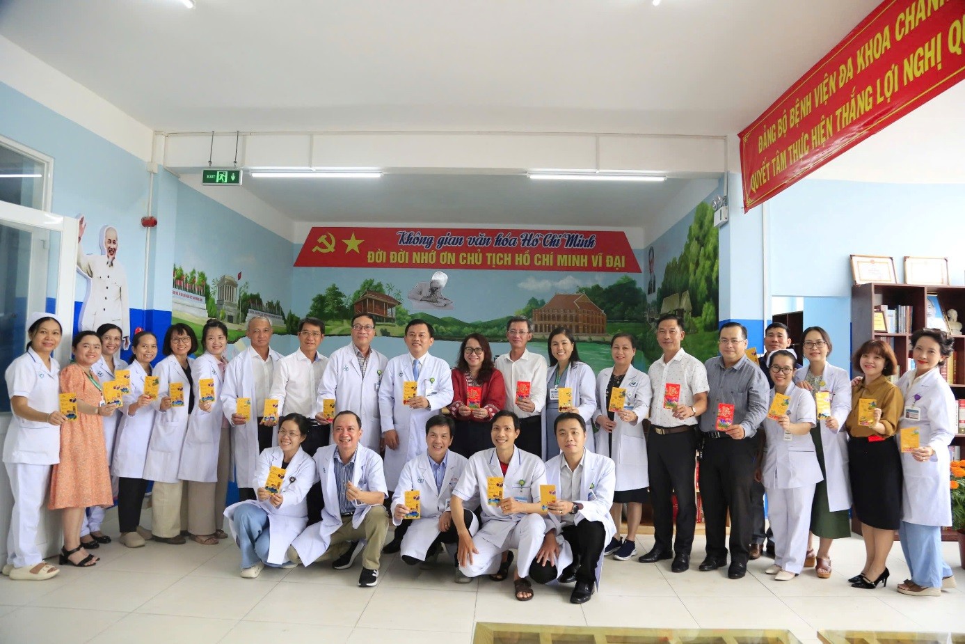 Lãnh đạo phường chăm lo tết cho các đơn vị phục vụ và đào tạo tết Bính Ngọ năm 2026