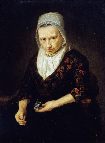 Vieille femme prisant