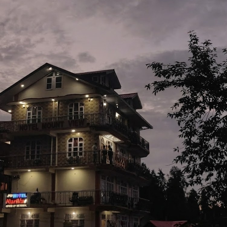 AURA Narkanda Hotel