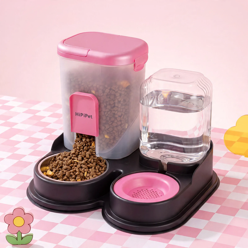 Floating drinking bowl for dogs and cats