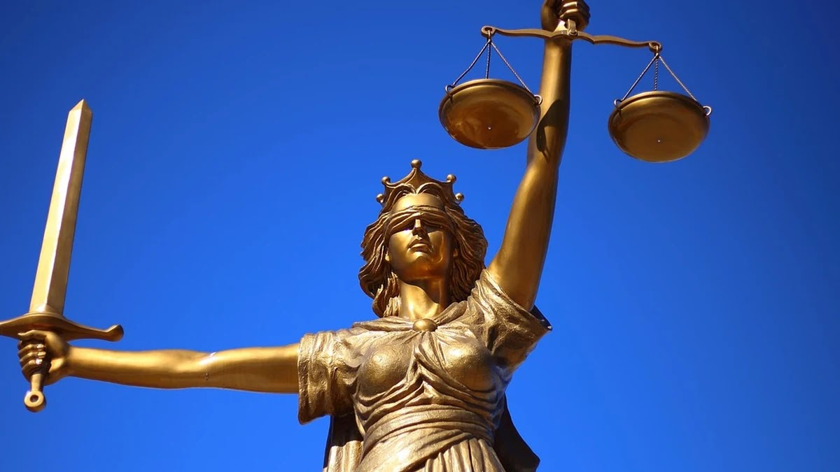 정의라는 단어가 시대별로 변화한 의미와 문화적 차이