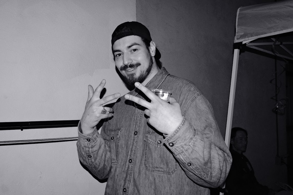 @tlau.photos_thelostandunfounds_2026-03-14_austin_last_night_noir_035