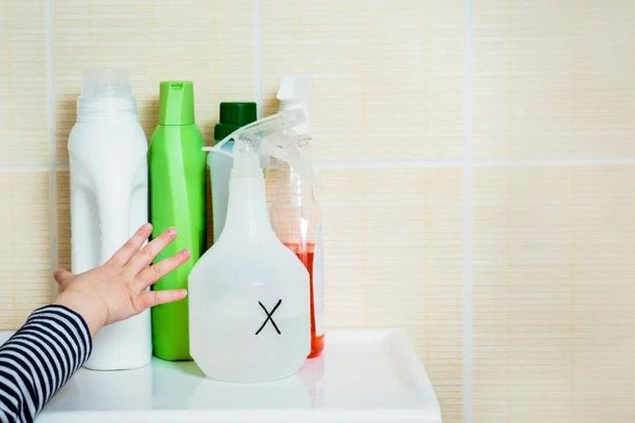 Trẻ gần 2 tuổi ngộ độc aceton, cảnh báo nguy hiểm từ vật dụng tưởng vô hại - Báo Tri thức &amp; Cuộc sống
