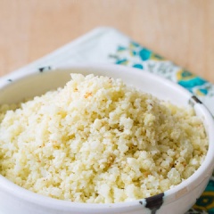 Vậy là hoàn thành rồi. Đây là món cơm lowcarb khá ngon, có thể ăn kèm với những đồ ăn mặn khác hoặc kết hợp với ức gà, tôm, thịt dùng làm món ăn giảm cân mỗi ngày.