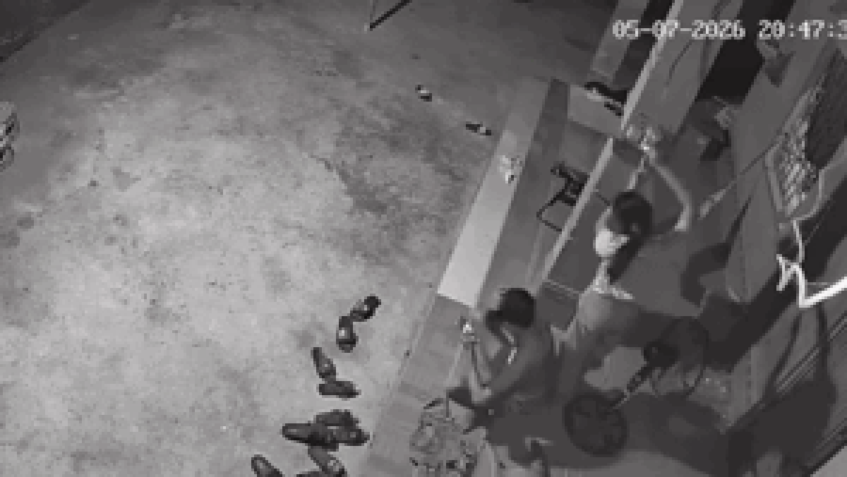 Người phụ nữ thể hiện tài sửa điện, kết quả được camera ghi lại gây sững sờ - Tạp chí SaoStar