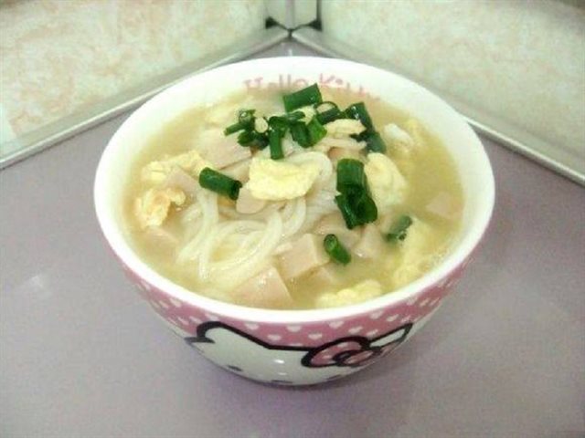 Hủ Tiếu Nấu Trứng Với Xích Xích