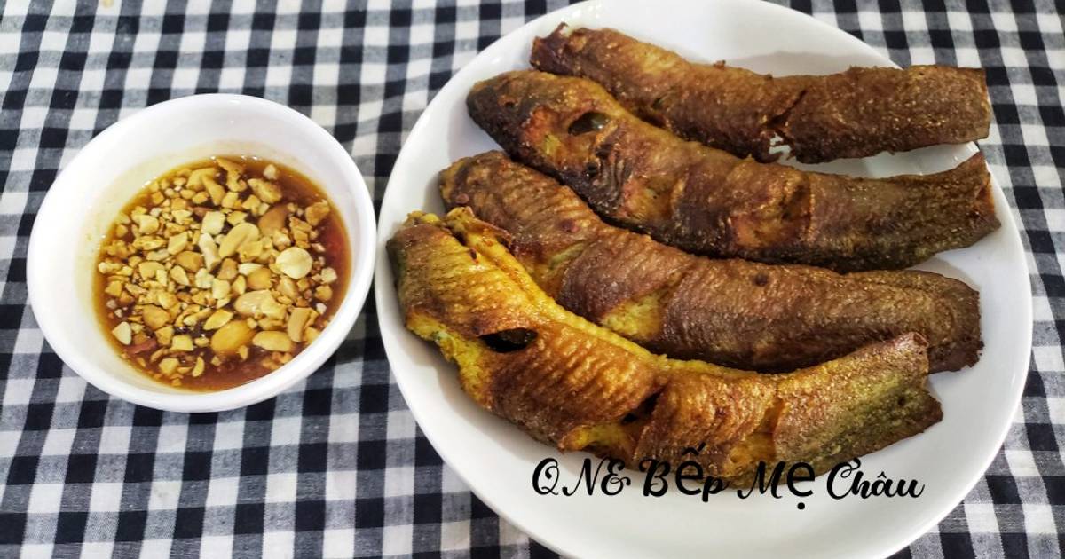 Cá Chạch chiên giòn chấm mắm me