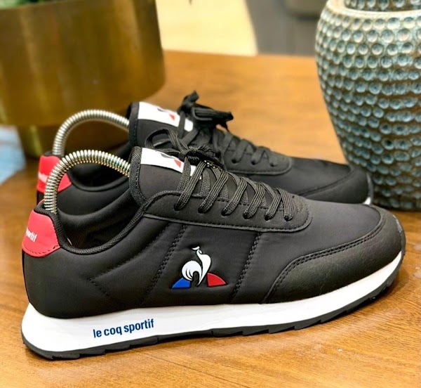 Le Coq Sportif Negro Rojo