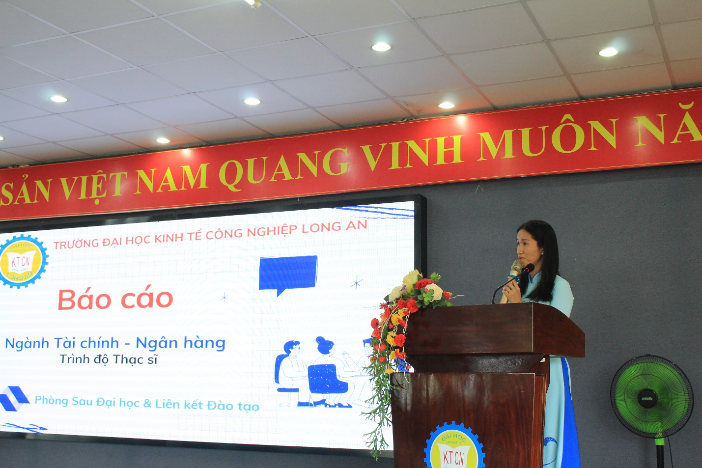 Đại diện các đơn vị giới thiệu về chương trình đào tạo