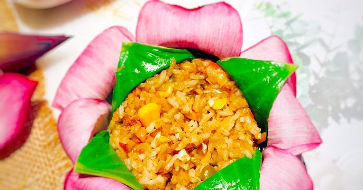 Cơm cá Hồi bọc lá Sen