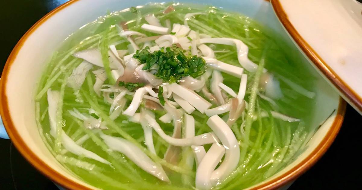 Canh bí xanh nấu nấm với đậu non
