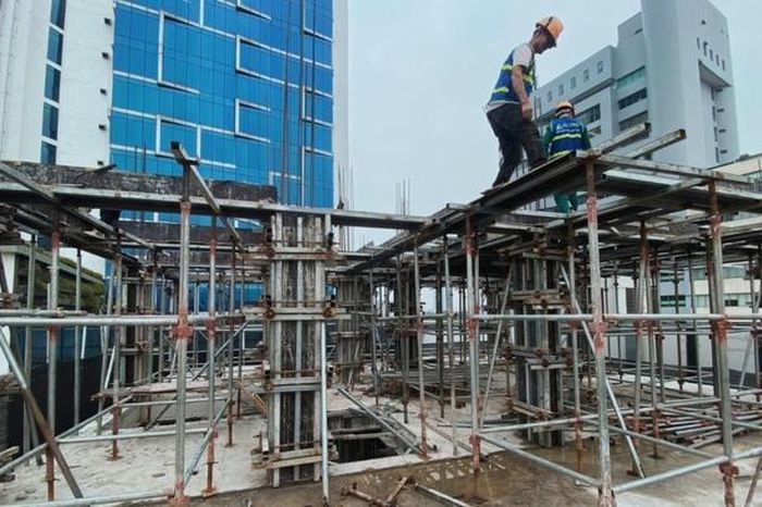 Giá vật liệu xây dựng tăng mạnh, người xây nhà gặp khó - Đài Phát thanh và truyền hình Hà Nội