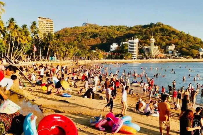 Ngày đầu kỳ nghỉ lễ 30-4, hơn 70.000 lượt khách đến Vũng Tàu - Báo Sài Gòn Giải Phóng