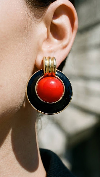 Earrings piece image