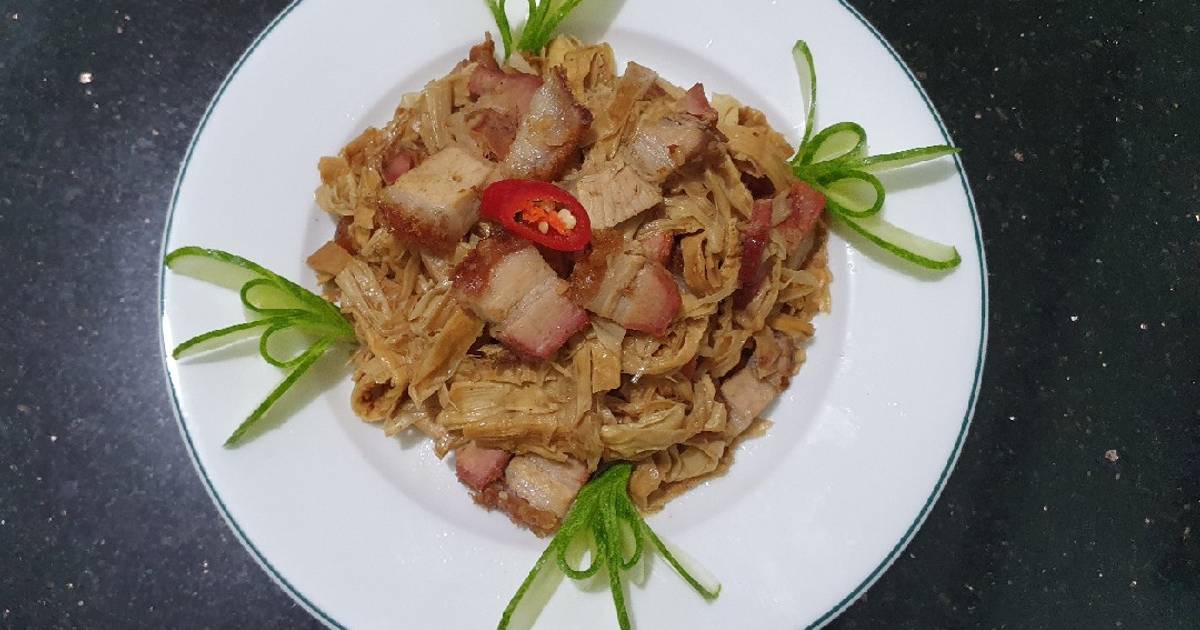 SP.0090 - Thịt Heo Quay Xào Măng Khô