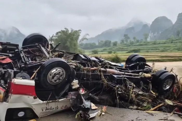 [Video] Mưa lớn, dông lốc gây thiệt hại hơn 10 tỷ đồng tại nhiều địa phương - Báo Nhân Dân