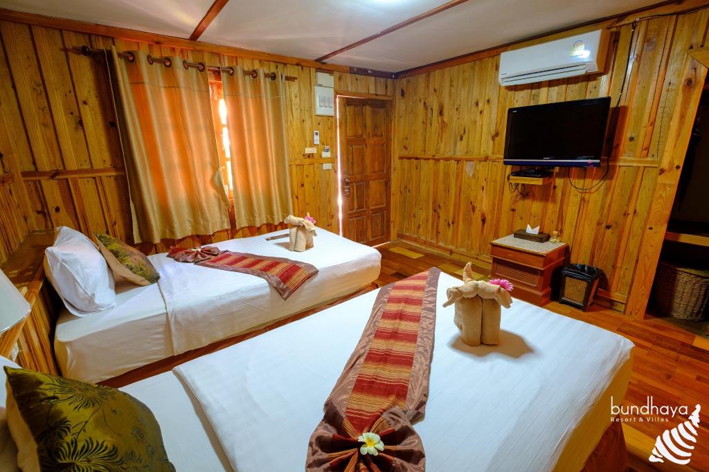 Deluxe Bungalow Thumbnail 6