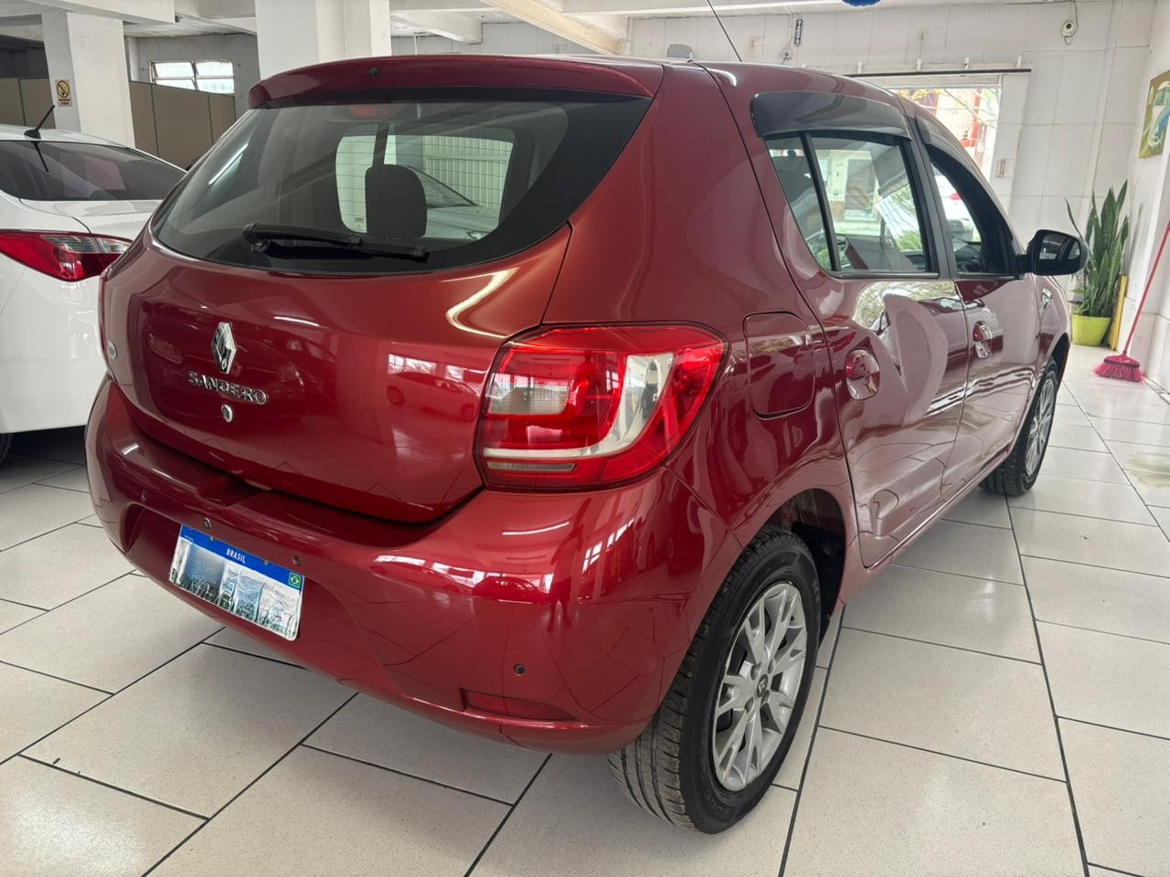Renault Sandero - Foto 6