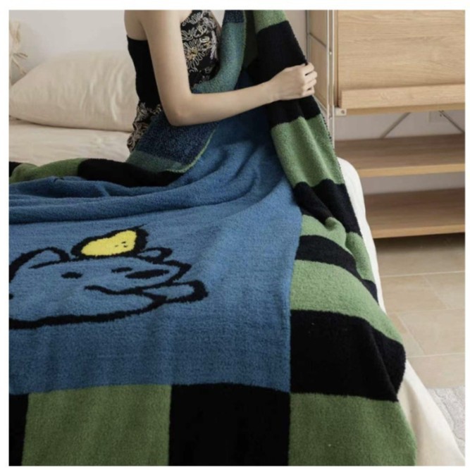 Soft cozy blanket for sofa and office, 130x170 cm