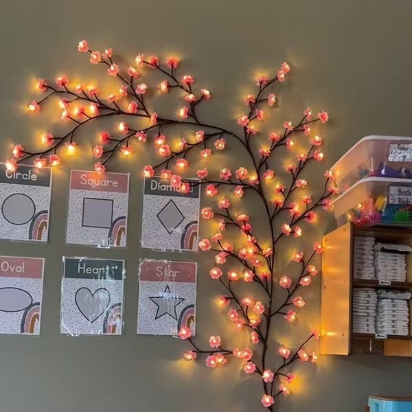 LED-Dekoleuchte mit Kirschblüten-Design