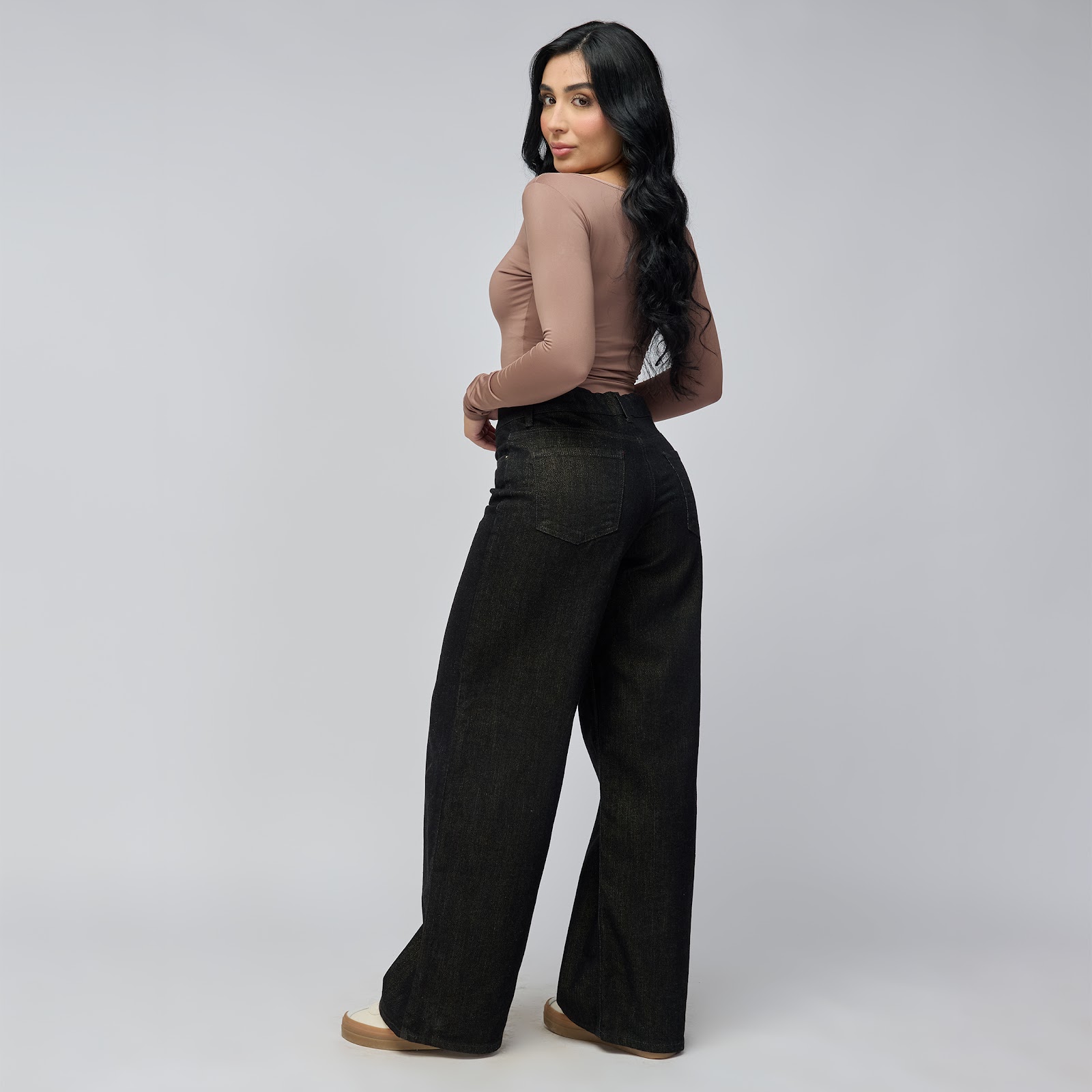 Jean wide leg tiro medio en denim rígido, color golden Black - Vista 3