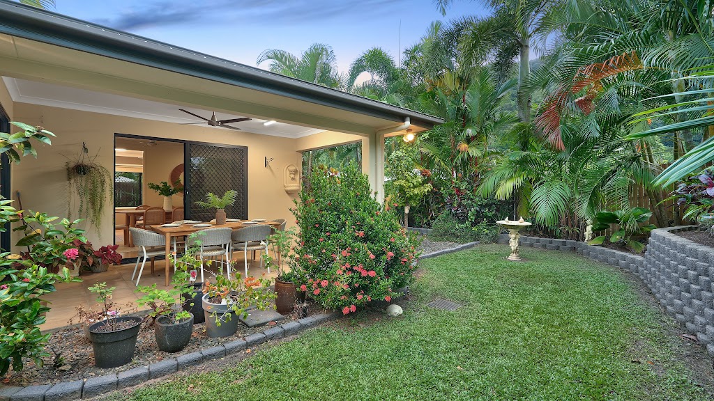 6 Chandra Close, Redlynch - Thumbnail 2