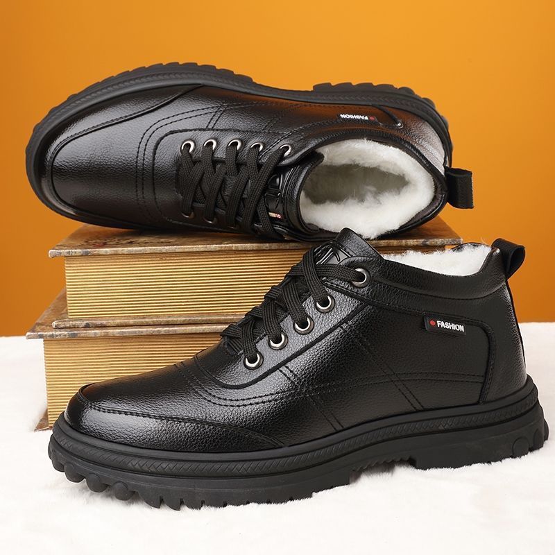 Insulated Men's Winter Boots, warm and durable