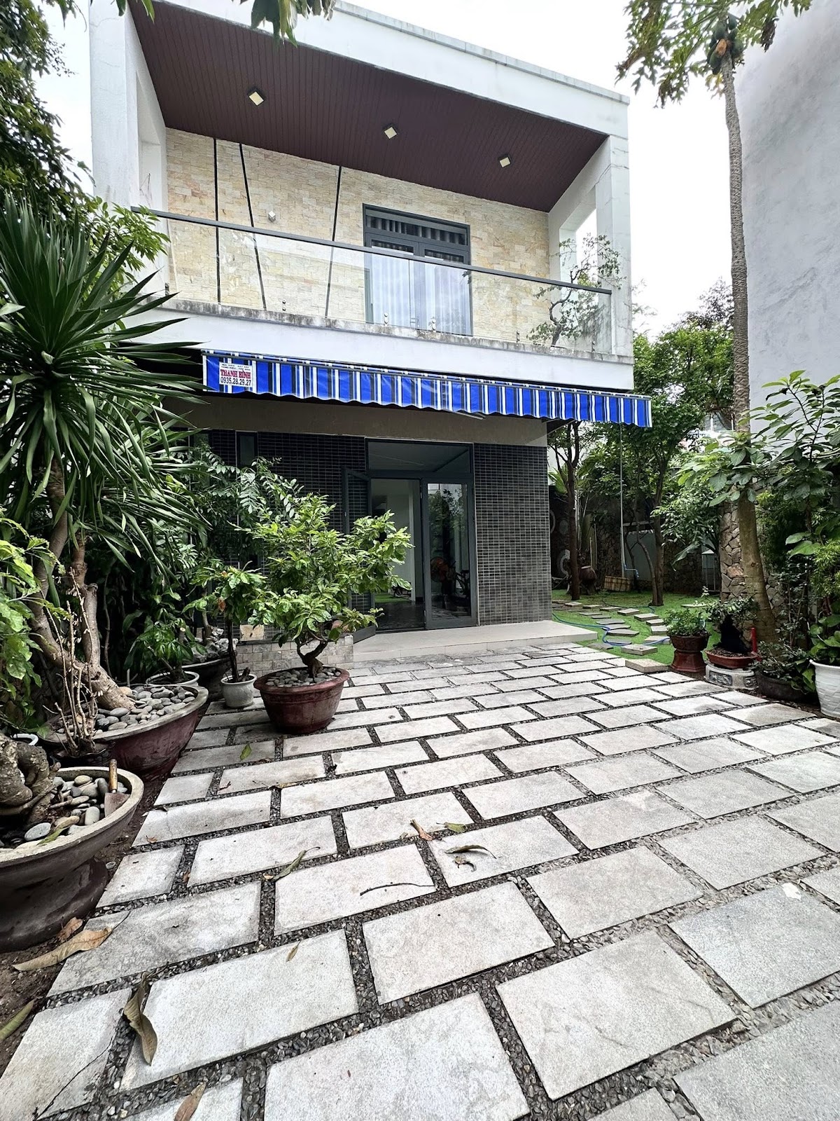 Cho thuê nhà sân vườn 3