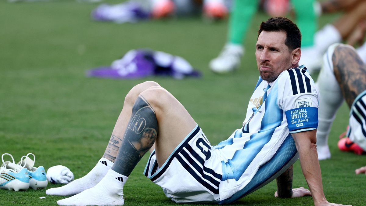 Khoảnh khắc buồn bã của Messi - Tạp chí Tri thức