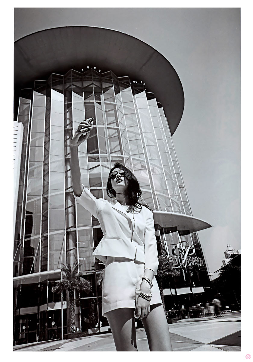  แพรว 831 : กมลเนตร เรืองศรี 