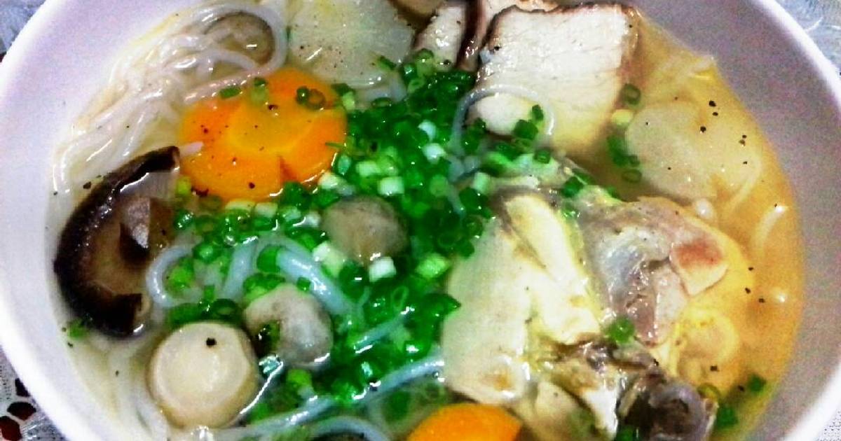 Bánh Canh Gà Nấm