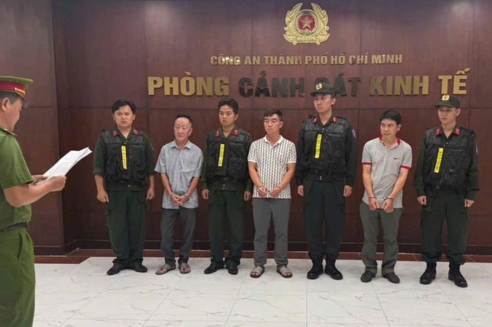 TPHCM: Phá đường dây thuốc đông y giả trộn thuốc tây - Tạp chí Kinh Tế Sài Gòn