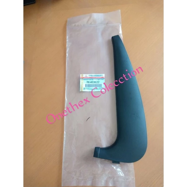 Garnish Pintu Depan Kanan Luar Canter Original Mitsubishi MK403622: Solusi Tepat