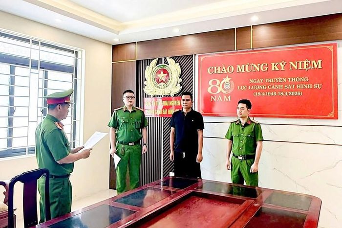 Khởi tố tài xế lái ô tô đâm công nhân môi trường trong đêm rồi bỏ trốn ở Thái Nguyên - Báo Văn hóa