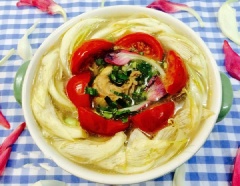 Bông so đũa chín tới, thịt gà chín mềm, nước canh chua chua ngọt ngọt cực kỳ hấp dẫn có thể dùng kèm với cơm trắng hoặc bún đều rất ngon và hợp nhé.
