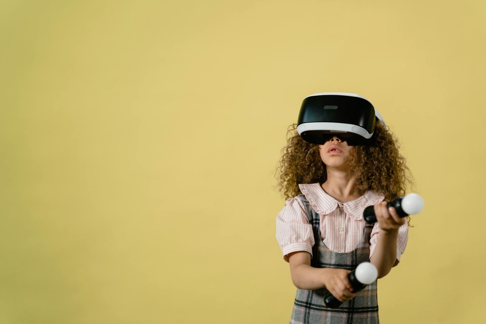 A hyper-realistic avatar trying on futuristic garments in a metaverse virtual dressing room, showcasing the future of AI virtual try-on fashion.