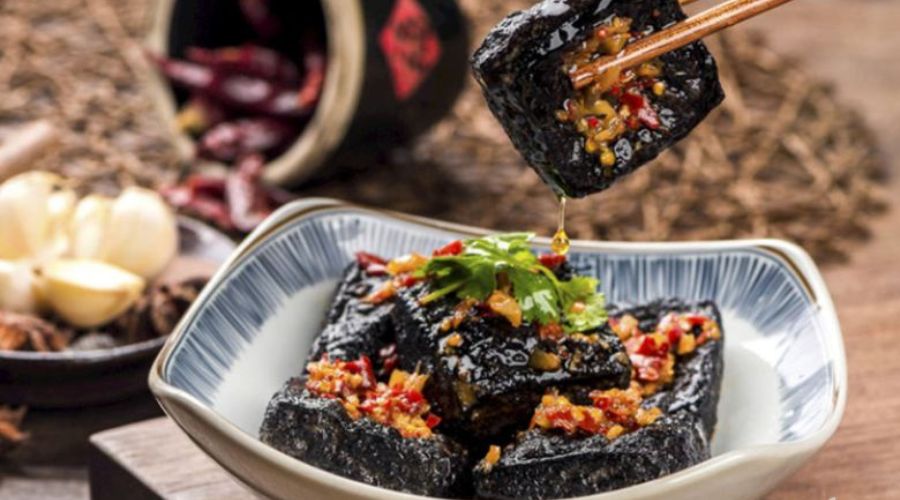 Đậu hũ thối đặc sản của Đông Hưng
