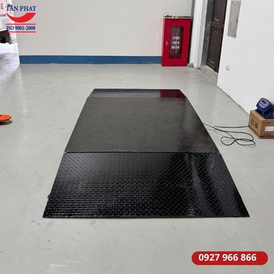 Cân sàn 1 tấn do Tân Phát sản xuất